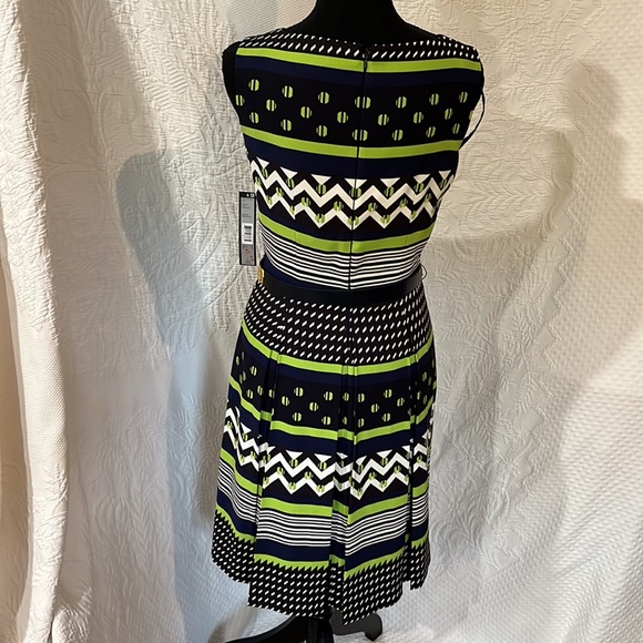 Tahari belted dress, size 2, NWT - Picture 8 of 16